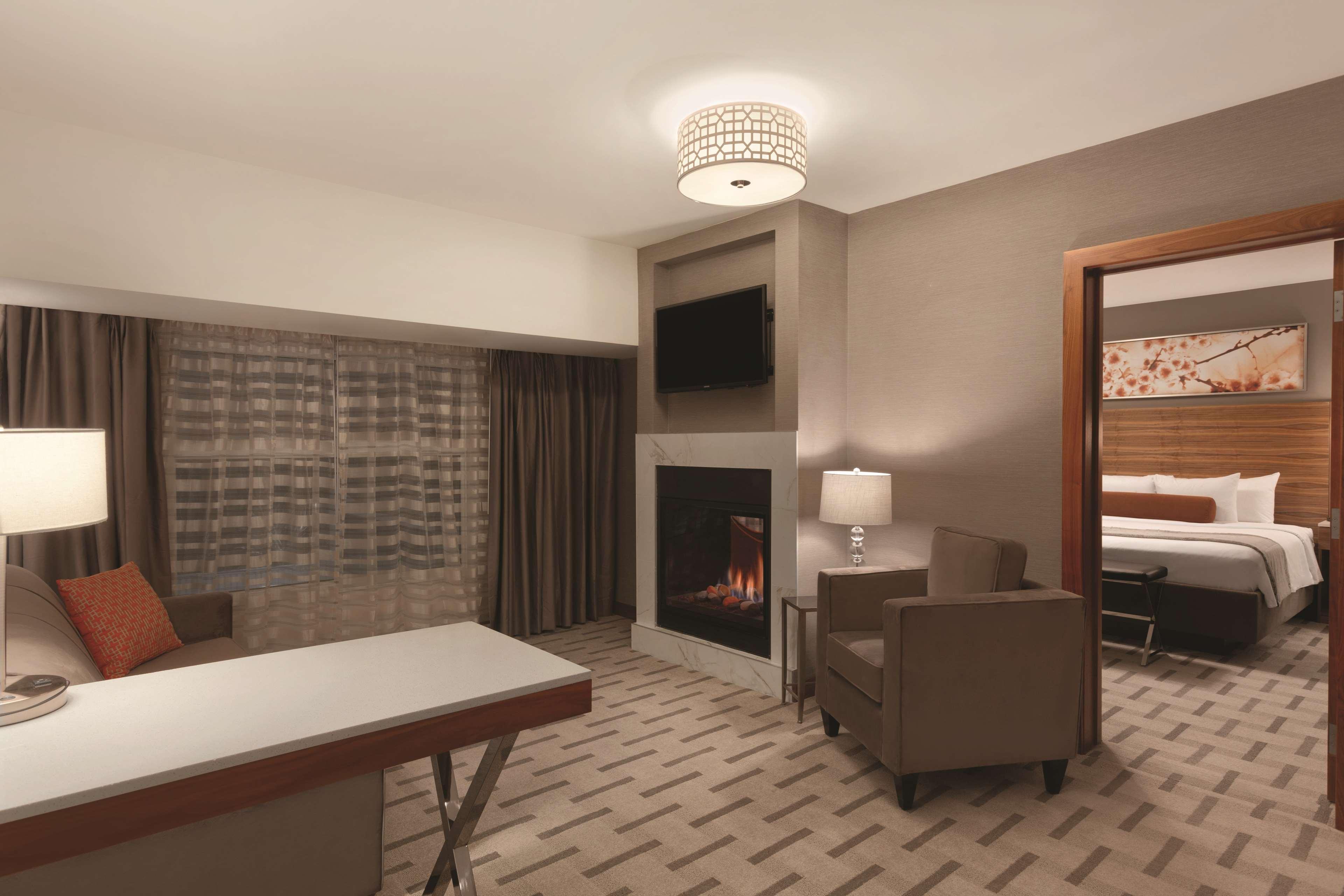 Radisson Hotel & Conference Centre Calgary Airport YYC Exterior foto