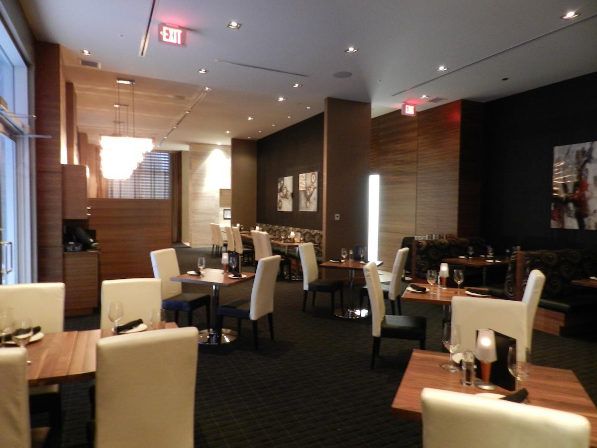 Radisson Hotel & Conference Centre Calgary Airport YYC Exterior foto
