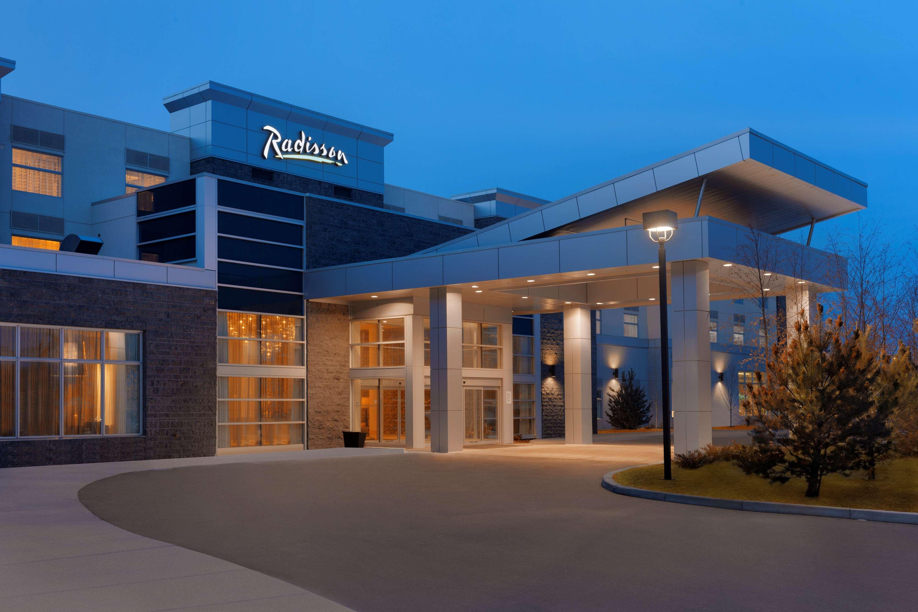 Radisson Hotel & Conference Centre Calgary Airport YYC Exterior foto